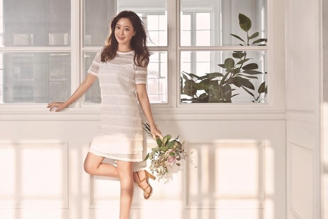 40 tuổi, Kim Hee Sun vẫn xứng danh nữ thần sắc đẹp - ảnh 7