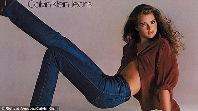 Minh tinh Brooke Shields 52 tuổi vẫn tự tin khoe dáng - ảnh 2