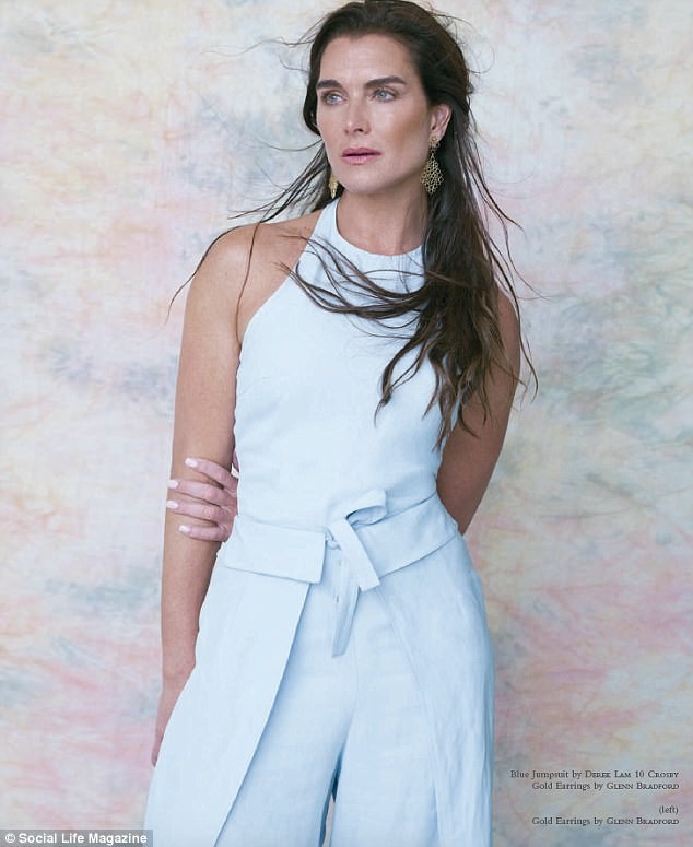 Minh tinh Brooke Shields 52 tuổi vẫn tự tin khoe dáng - ảnh 5