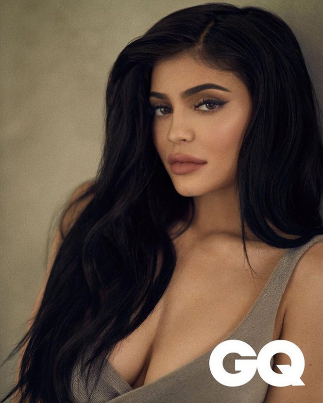 Hot girl 19 tuổi nhà Kim Kardashian khoe ba vòng ‘đồng hồ cát’ - ảnh 9
