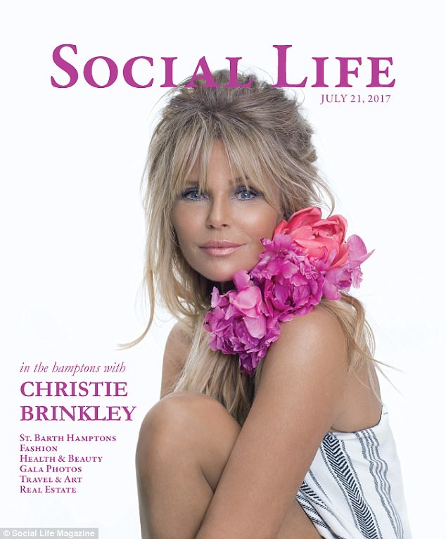 Sắc vóc gợi cảm vượt thời gian của người mẫu 63 tuổi Christie Brinkley - ảnh 11
