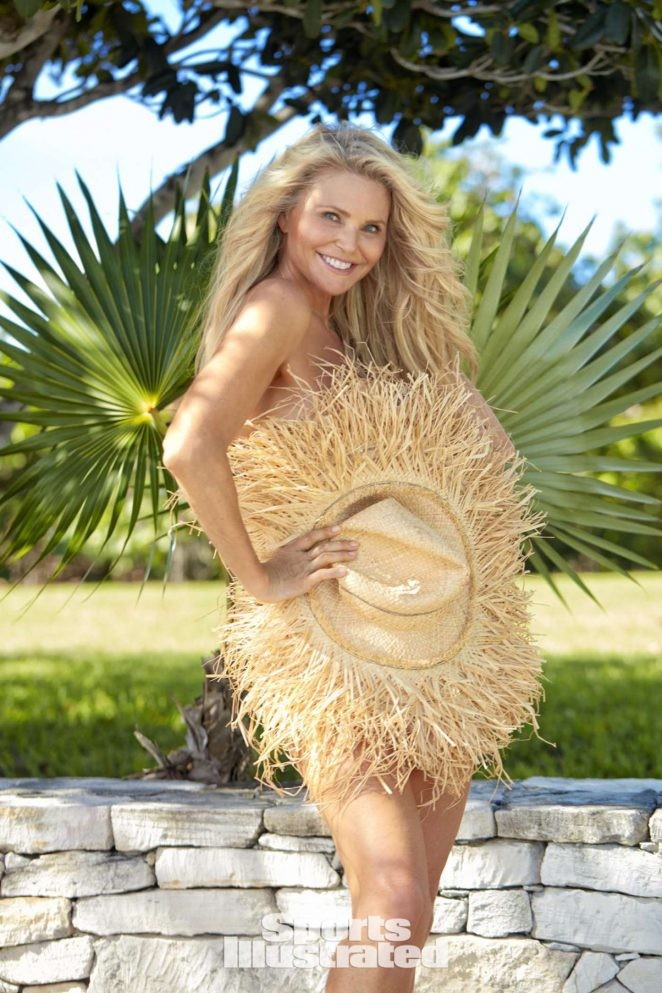 Sắc vóc gợi cảm vượt thời gian của người mẫu 63 tuổi Christie Brinkley - ảnh 15
