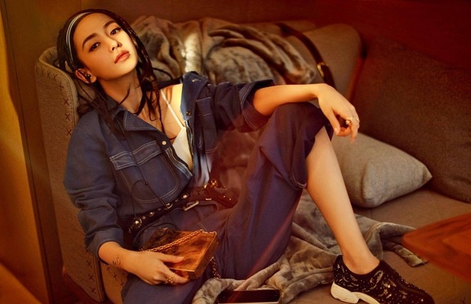 Angelababy bất ngờ gợi cảm khoe đường cong rực lửa - ảnh 8
