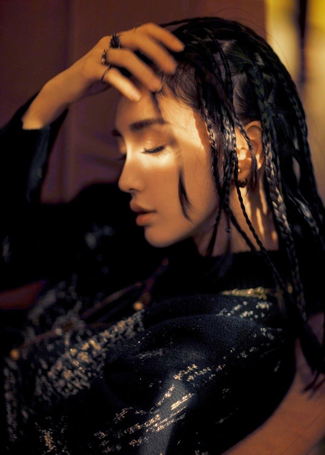 Angelababy bất ngờ gợi cảm khoe đường cong rực lửa - ảnh 16