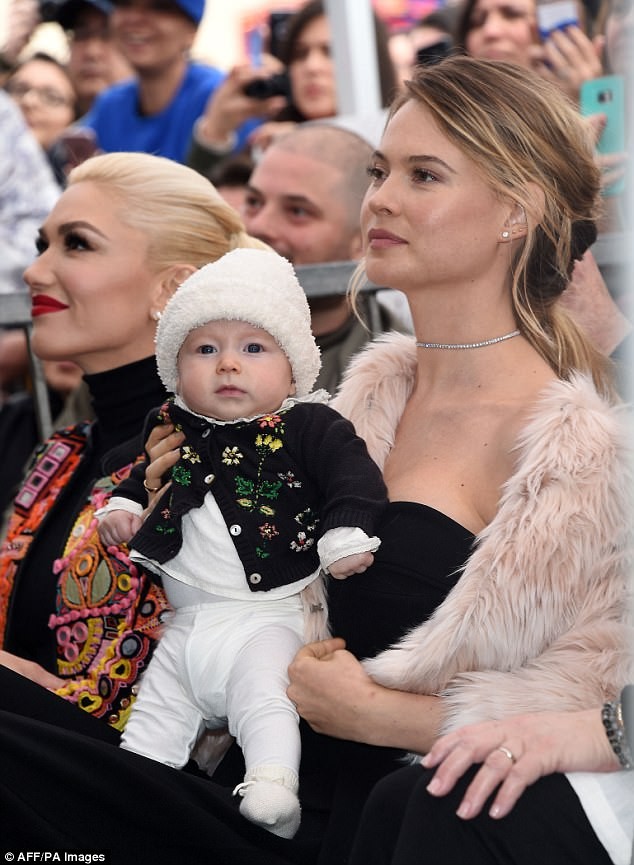 Sau sinh 1 năm, thiên thần nội y Behati Prinsloo đang mang bầu con thứ 2 - ảnh 3