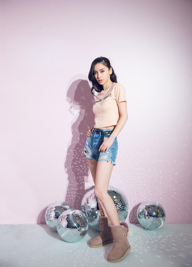 Angelababy bất ngờ gợi cảm khoe đường cong rực lửa - ảnh 20