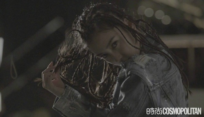 Angelababy bất ngờ gợi cảm khoe đường cong rực lửa - ảnh 11