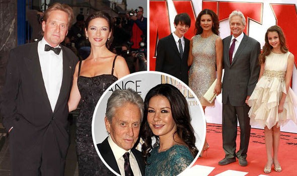 Catherine Zeta-Jones sau 17 năm kết hôn vẫn khiến chồng mê mệt - ảnh 1
