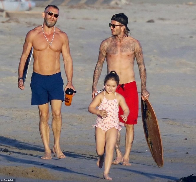 Cô bé Harper 6 tuổi vẫn được bố David Beckham bế bồng - ảnh 4