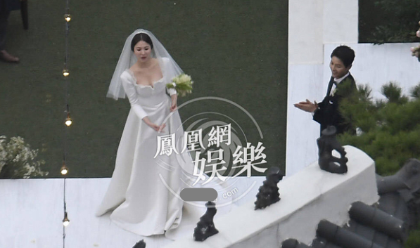 đám cưới Song Hye Kyo - Song Joong Ki, hôn nhau - ảnh 11