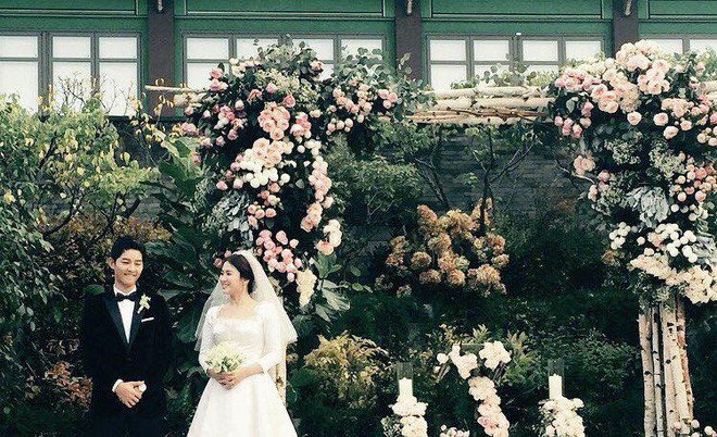 đám cưới Song Hye Kyo - Song Joong Ki, hôn nhau - ảnh 8