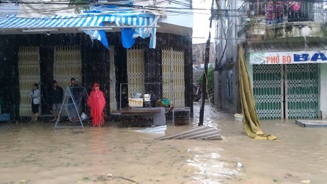 bão Damrey, bão Damrey càn quét Nha Trang, ngập, xe chết máy - ảnh 13