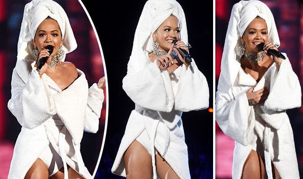 Rita Ora diện khăn tắm - ảnh 5