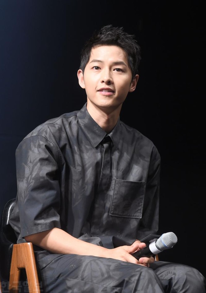 đám cưới Song Hye Kyo - Song Joong Ki, Song Hye Kyo được tặng quà cưới vòng vàng long phụng - ảnh 2