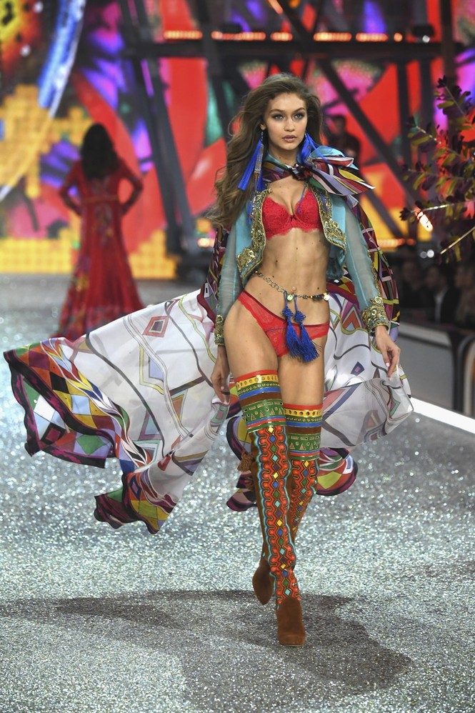 Gigi Hadid vắng mặt Victoria's Secret Fashion Show 2017 - ảnh 2