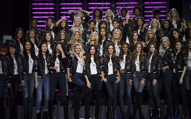 Dàn ‘chân dài’ Victoria's Secret đến Thượng Hải diễn show nội y lớn nhất năm - ảnh 2