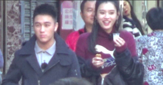 ‘Chân dài’ ngã sấp ở show nội y Victoria’s Secret đang yêu thiếu gia giàu có - ảnh 1