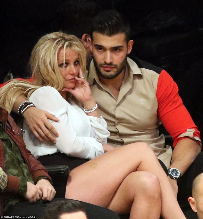 Britney Spears không ngừng tình tứ bồ trẻ kém 13 tuổi - ảnh 7