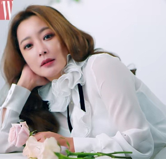 Biểu tượng nhan sắc xứ Hàn Kim Hee Sun quá đỗi trẻ đẹp - ảnh 3
