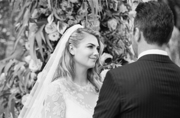 Siêu mẫu áo tắm Kate Upton lộng lẫy trong đám cưới - ảnh 4