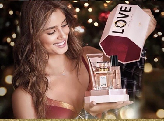 Victoria’s Secret tung nội y Giáng sinh với dàn thiên thần tuyệt mỹ - ảnh 12