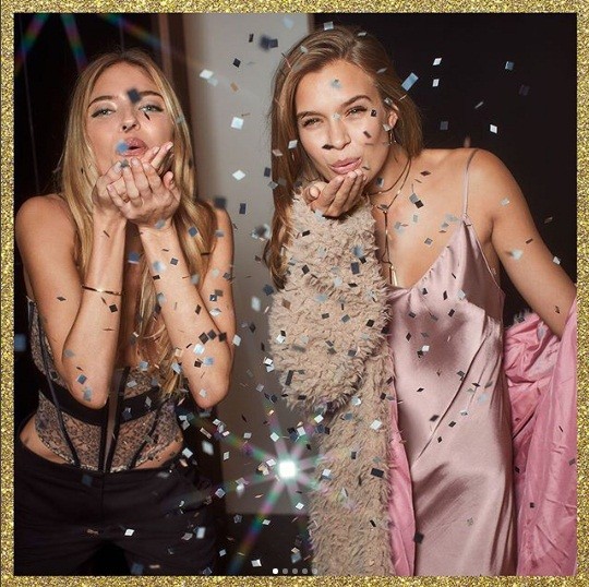 Victoria’s Secret tung nội y Giáng sinh với dàn thiên thần tuyệt mỹ - ảnh 10
