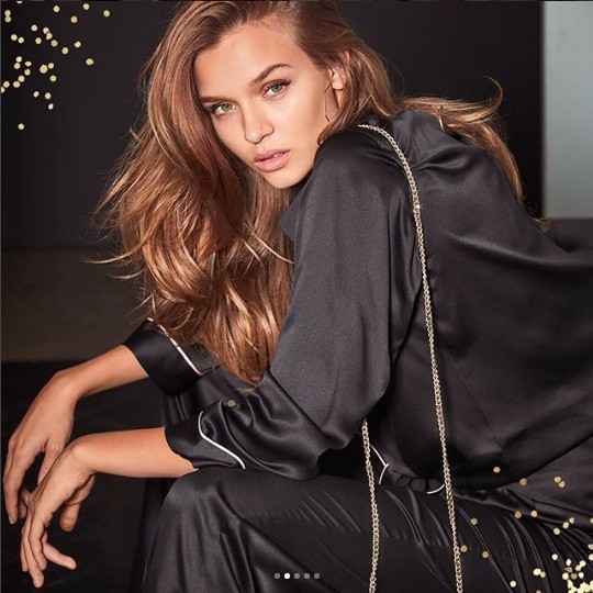 Victoria’s Secret tung nội y Giáng sinh với dàn thiên thần tuyệt mỹ - ảnh 17