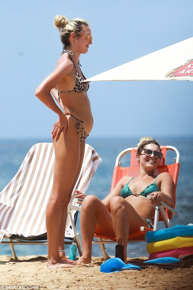 Con trai hơn 1 tuổi, thiên thần nội y Candice Swanepoel mang bầu lần 2 - ảnh 2