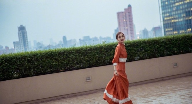 Angelababy diện váy mỏng manh giữa trời đông - ảnh 10