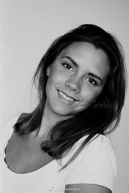 Victoria Beckham thuở trăng rằm: Tươi tắn, tròn đầy gợi cảm - ảnh 7