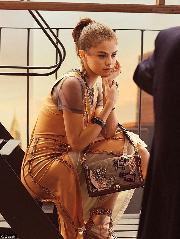 Selena Gomez xinh đẹp quyến rũ mê mẩn - ảnh 4