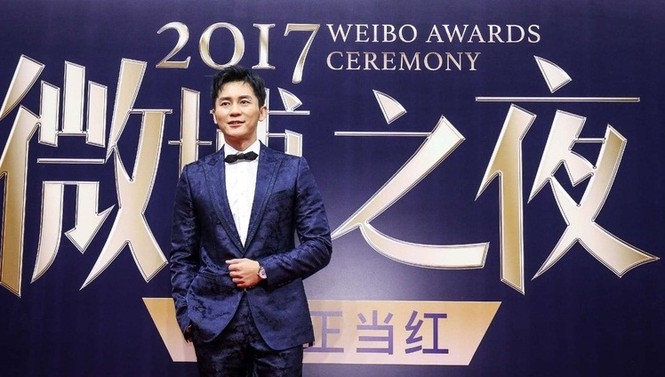 ‘Nữ hoàng Weibo’ Dương Mịch mặc gợi cảm, đọ sắc Angelababy - ảnh 12