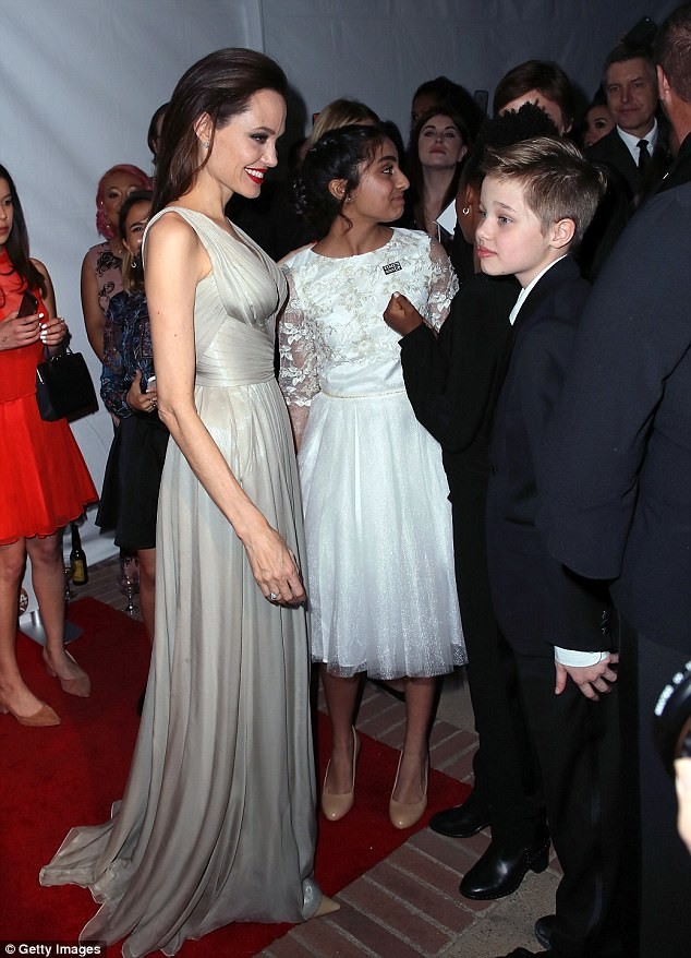 Angelina Jolie - ảnh 7