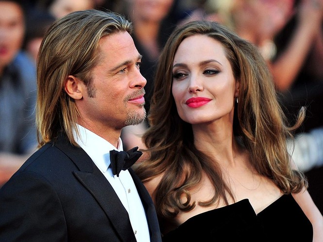 Angelina Jolie yêu doanh nhân bất động sản - ảnh 6