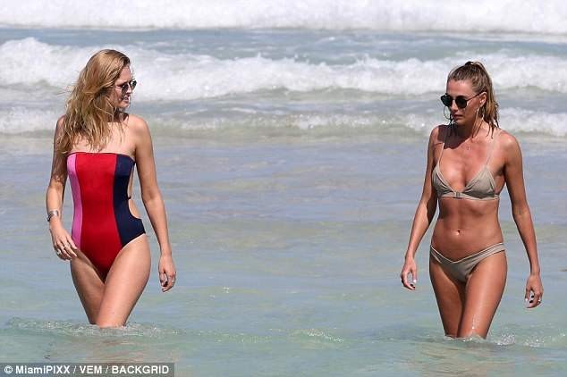 Toni Garrn áo tắm - ảnh 4
