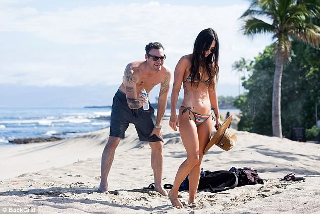 Megan Fox quấn quýt bên chồng - ảnh 11