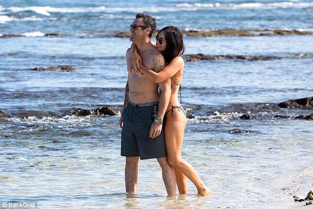 Megan Fox quấn quýt bên chồng - ảnh 9