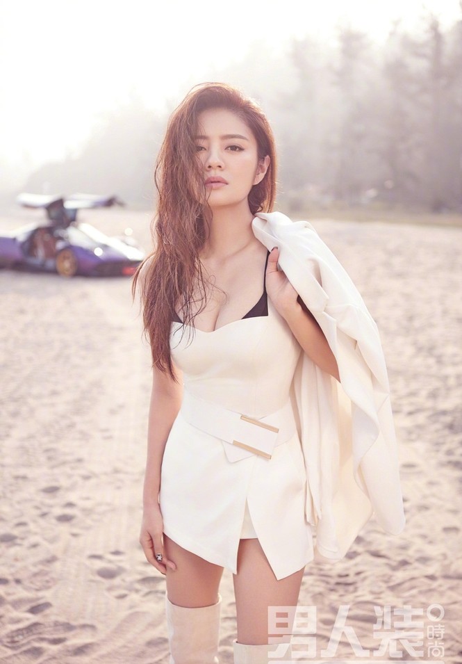 An Dĩ Hiên gợi cảm - ảnh 4