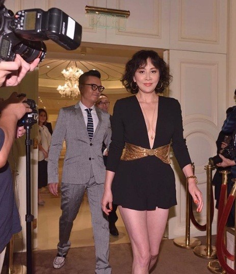 Lưu Gia Linh mặc táo bạo - ảnh 2