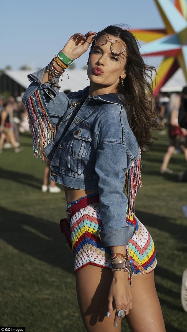 Alessandra Ambrosio Coachella 2018 - ảnh 3