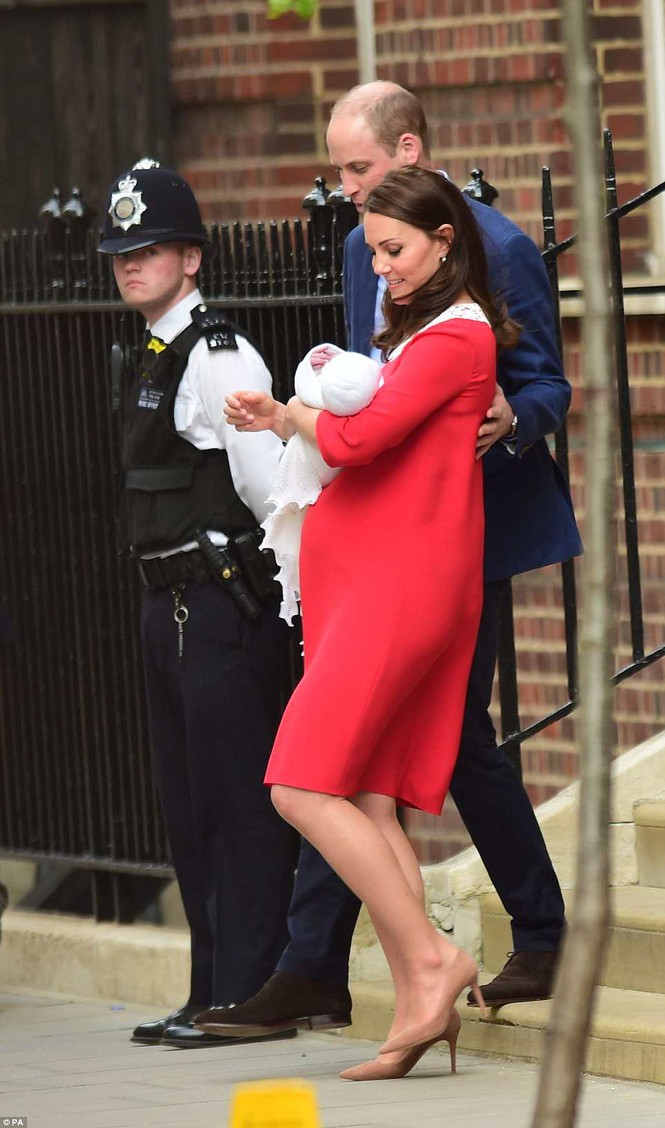 Kate Middleton sinh con thứ 3 - ảnh 7