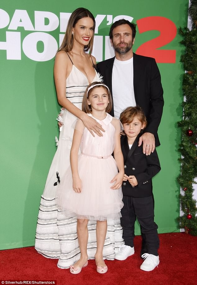 Mê mẩn dáng hoàn hảo của ‘nữ thần nội y’ Alessandra Ambrosio - ảnh 13