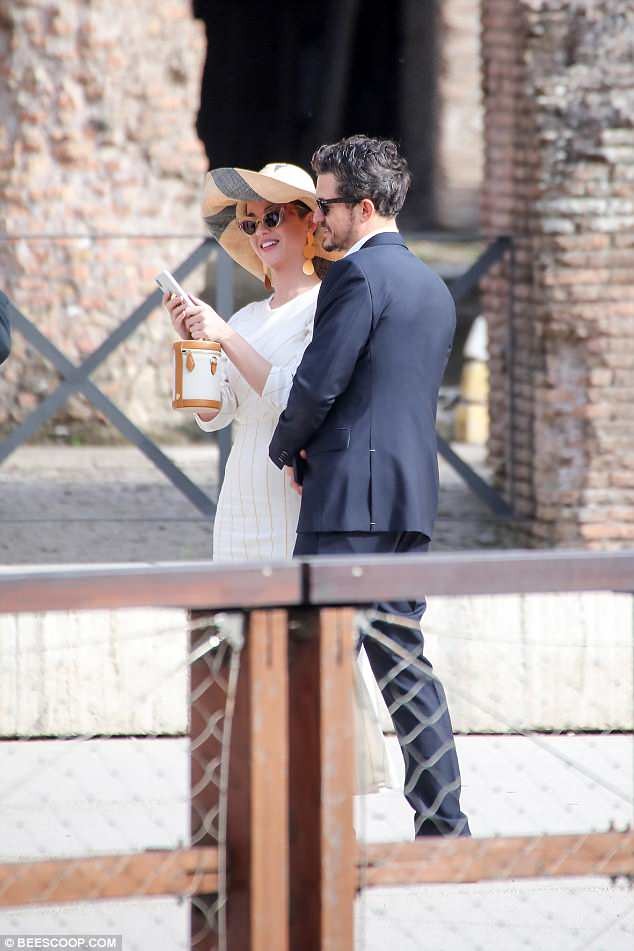 Katy Perry và Orlando Bloom tung tăng hẹn hò ở Rome - ảnh 3