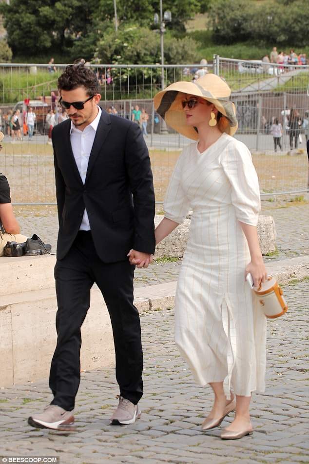 Katy Perry và Orlando Bloom tung tăng hẹn hò ở Rome - ảnh 1