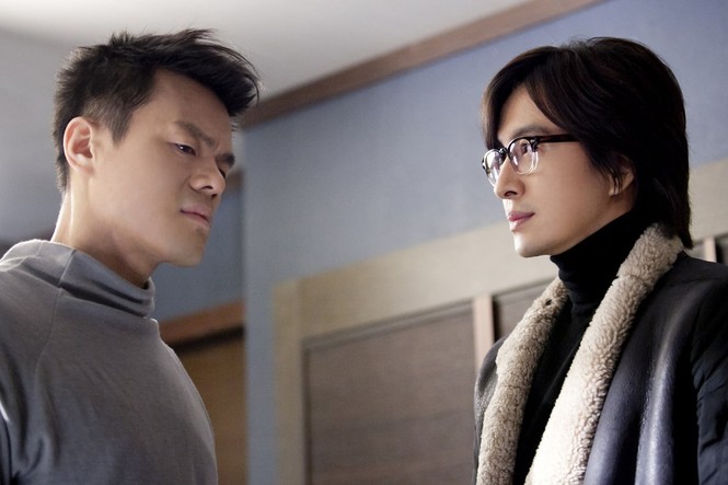 Bae Yong Joon & ông trùm Kpop xứ Hàn phủ nhận trong hội cuồng giáo - ảnh 2