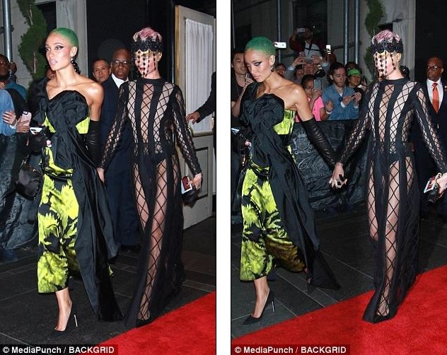 ‘Giật mình’ những bộ cánh đáng sợ, táo bạo nhất tại Met Gala 2018 - ảnh 5