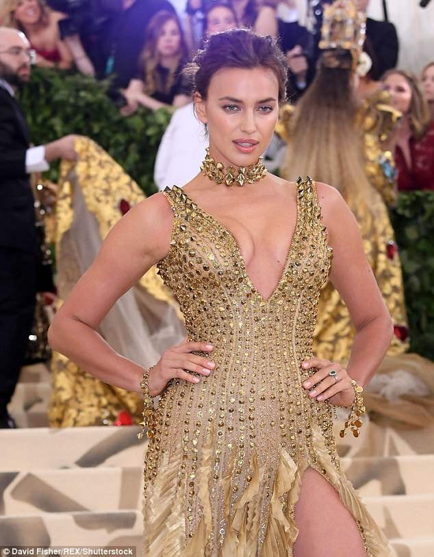 Irina Shayk rực lửa Met Gala 2018 - ảnh 2