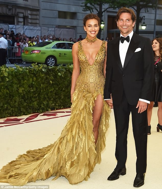 Irina Shayk rực lửa Met Gala 2018 - ảnh 6