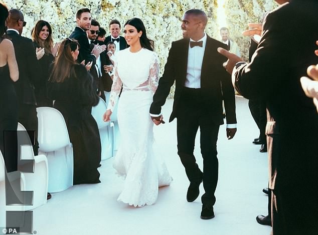 Kim Kardashian đăng ảnh ‘độc’ kỷ niệm 4 năm ngày cưới - ảnh 3