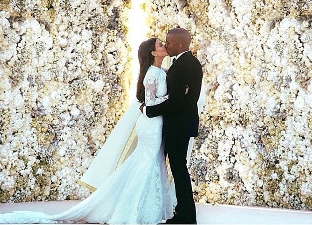 Kim Kardashian đăng ảnh ‘độc’ kỷ niệm 4 năm ngày cưới - ảnh 5